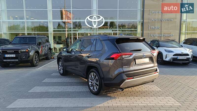 Внедорожник / Кроссовер Toyota RAV4 2023 в Киеве