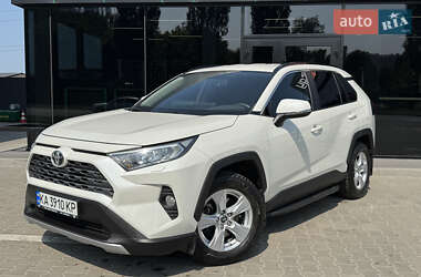Позашляховик / Кросовер Toyota RAV4 2019 в Вишневому
