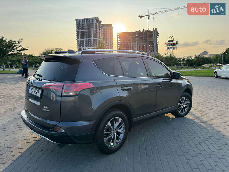 Позашляховик / Кросовер Toyota RAV4 2016 в Львові