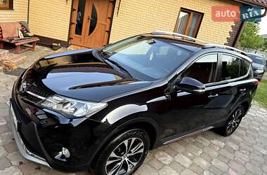 Позашляховик / Кросовер Toyota RAV4 2015 в Чернівцях