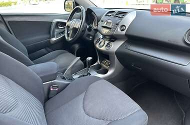Внедорожник / Кроссовер Toyota RAV4 2006 в 