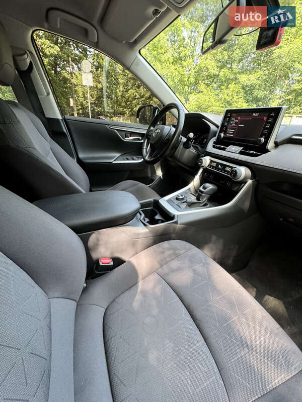 Внедорожник / Кроссовер Toyota RAV4 2019 в Киеве фото 16 Внедорожник / Кроссовер Toyota RAV4 2019 в Киеве