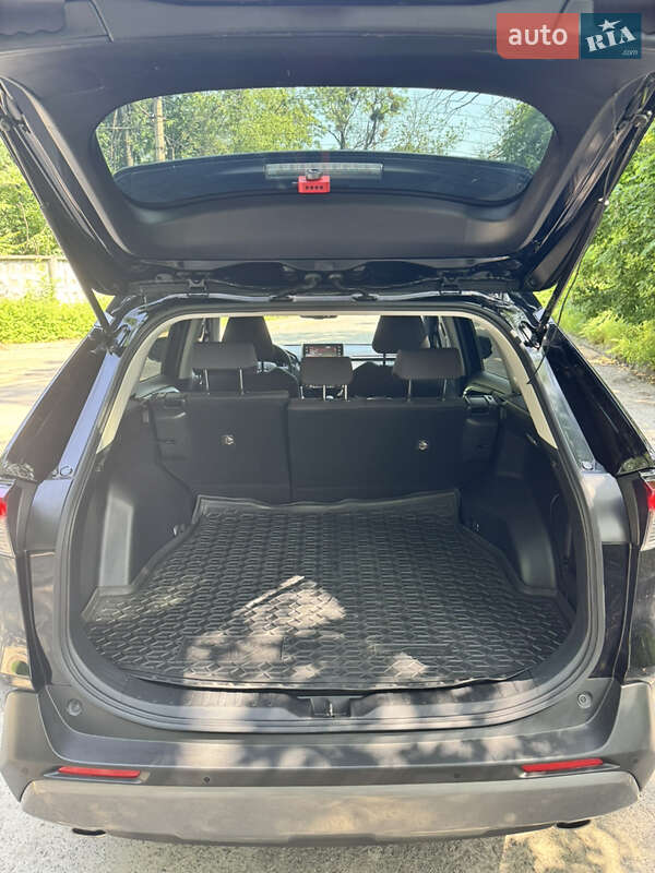 Внедорожник / Кроссовер Toyota RAV4 2019 в Киеве фото 23 Внедорожник / Кроссовер Toyota RAV4 2019 в Киеве