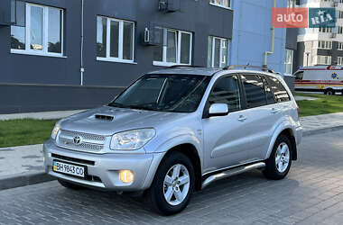 Позашляховик / Кросовер Toyota RAV4 2005 в 