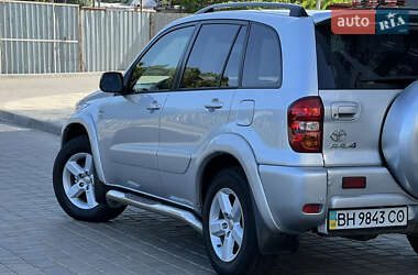 Позашляховик / Кросовер Toyota RAV4 2005 в 