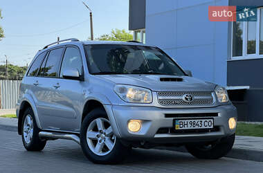 Позашляховик / Кросовер Toyota RAV4 2005 в 