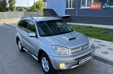 Позашляховик / Кросовер Toyota RAV4 2005 в 
