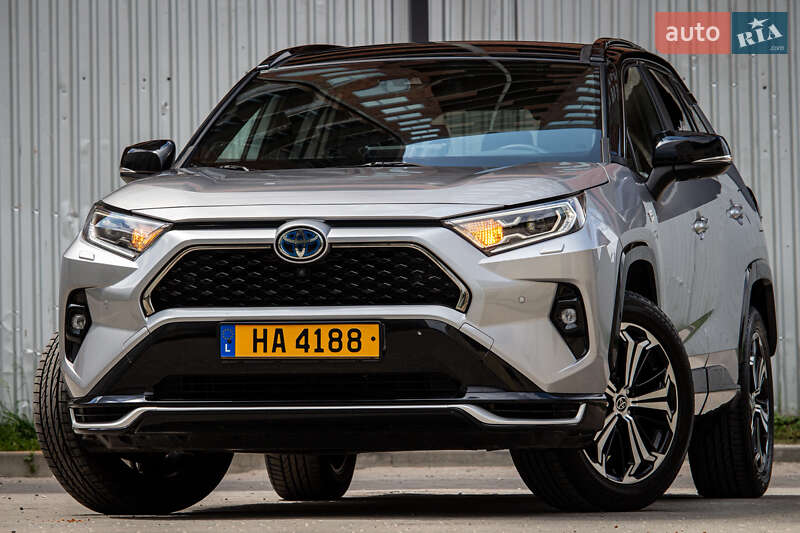 Внедорожник / Кроссовер Toyota RAV4 2020 в Львове
