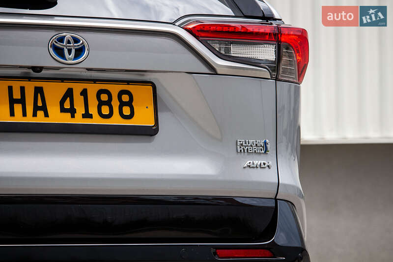 Внедорожник / Кроссовер Toyota RAV4 2020 в Львове