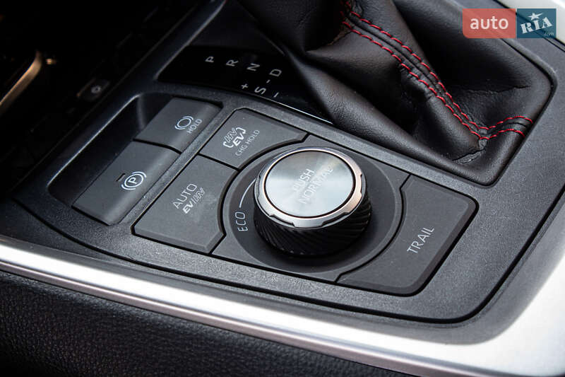 Внедорожник / Кроссовер Toyota RAV4 2020 в Львове