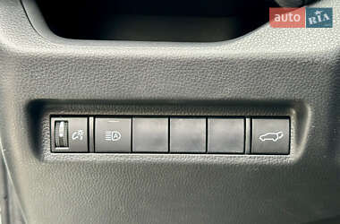 Внедорожник / Кроссовер Toyota RAV4 2020 в 