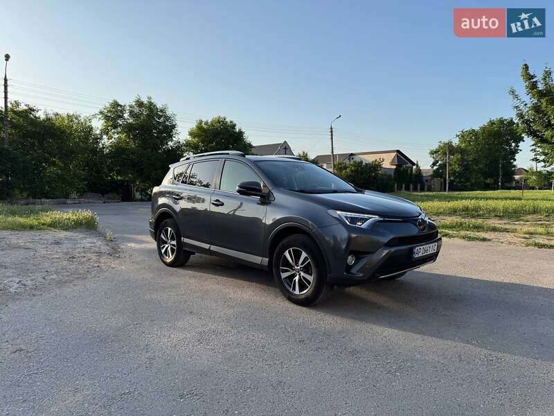 Позашляховик / Кросовер Toyota RAV4 2016 в Запоріжжі