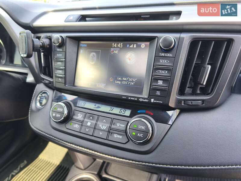 Позашляховик / Кросовер Toyota RAV4 2016 в Запоріжжі