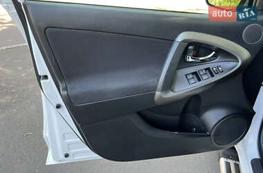Внедорожник / Кроссовер Toyota RAV4 2009 в 