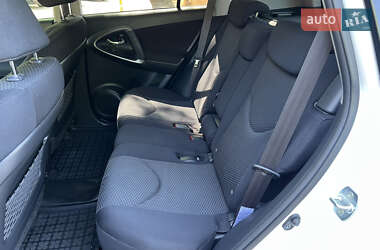 Внедорожник / Кроссовер Toyota RAV4 2009 в 