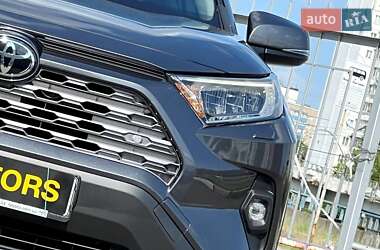 Внедорожник / Кроссовер Toyota RAV4 2022 в 