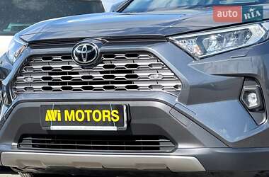 Внедорожник / Кроссовер Toyota RAV4 2022 в 