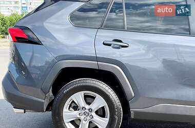 Внедорожник / Кроссовер Toyota RAV4 2022 в 
