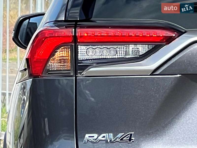 Позашляховик / Кросовер Toyota RAV4 2022 в Києві