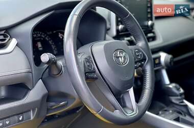 Внедорожник / Кроссовер Toyota RAV4 2022 в 