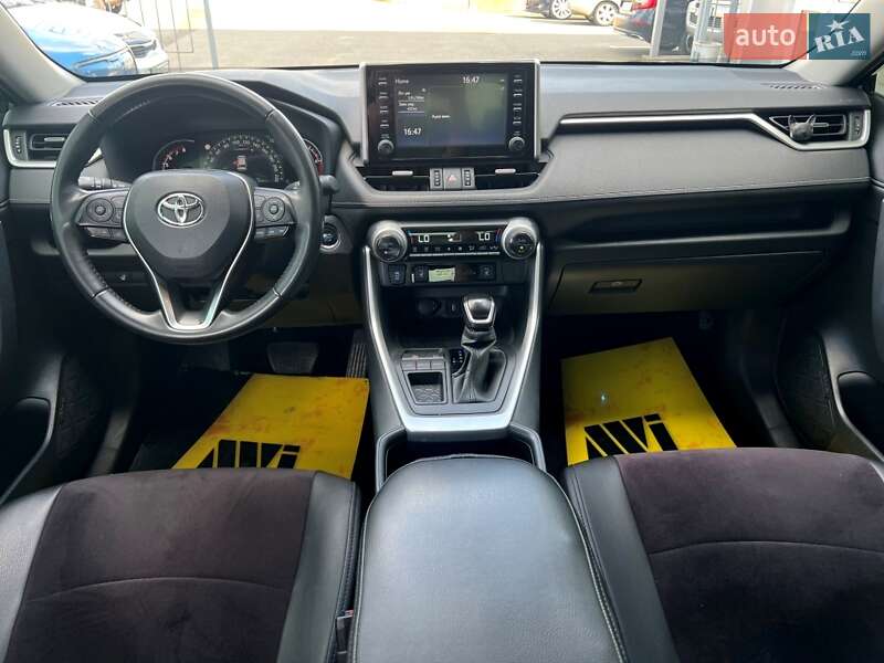 Позашляховик / Кросовер Toyota RAV4 2022 в Києві