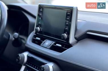 Внедорожник / Кроссовер Toyota RAV4 2022 в 