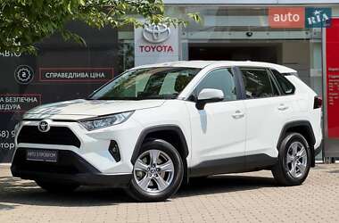 Внедорожник / Кроссовер Toyota RAV4 2023 в Ужгороде