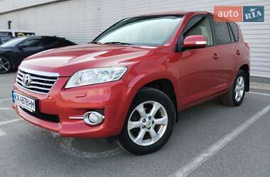 Внедорожник / Кроссовер Toyota RAV4 2011 в Киеве