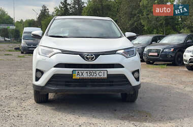 Позашляховик / Кросовер Toyota RAV4 2016 в Львові