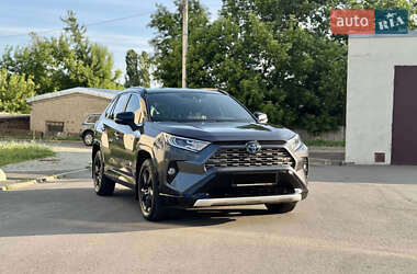Внедорожник / Кроссовер Toyota RAV4 2020 в Харькове