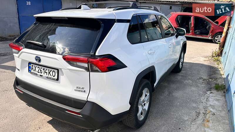 Внедорожник / Кроссовер Toyota RAV4 2019 в Харькове