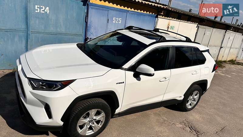 Внедорожник / Кроссовер Toyota RAV4 2019 в Харькове