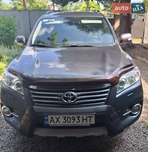 Toyota RAV4 2011