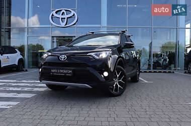 Внедорожник / Кроссовер Toyota RAV4 2018 в Ровно