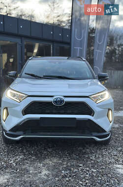 Внедорожник / Кроссовер Toyota RAV4 2020 в 