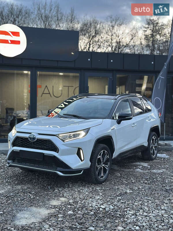 Внедорожник / Кроссовер Toyota RAV4 2020 в 