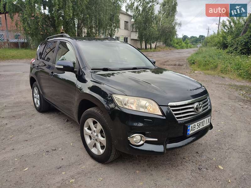 Toyota RAV4 2011