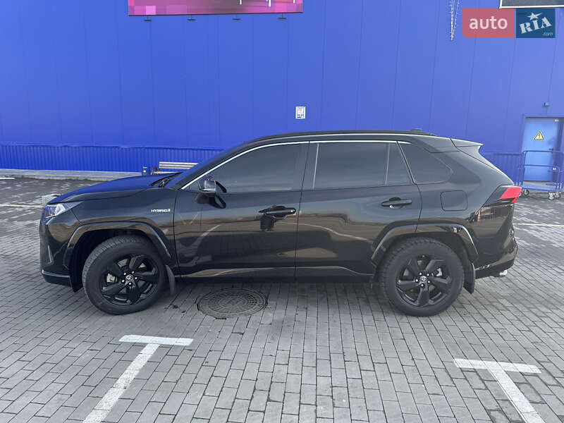 Внедорожник / Кроссовер Toyota RAV4 2020 в Виннице