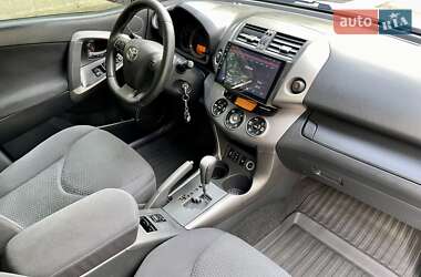 Внедорожник / Кроссовер Toyota RAV4 2010 в 