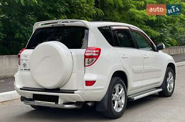 Внедорожник / Кроссовер Toyota RAV4 2010 в 