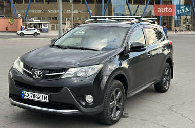 Внедорожник / Кроссовер Toyota RAV4 2015 в 
