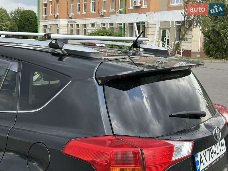 Внедорожник / Кроссовер Toyota RAV4 2015 в Харькове