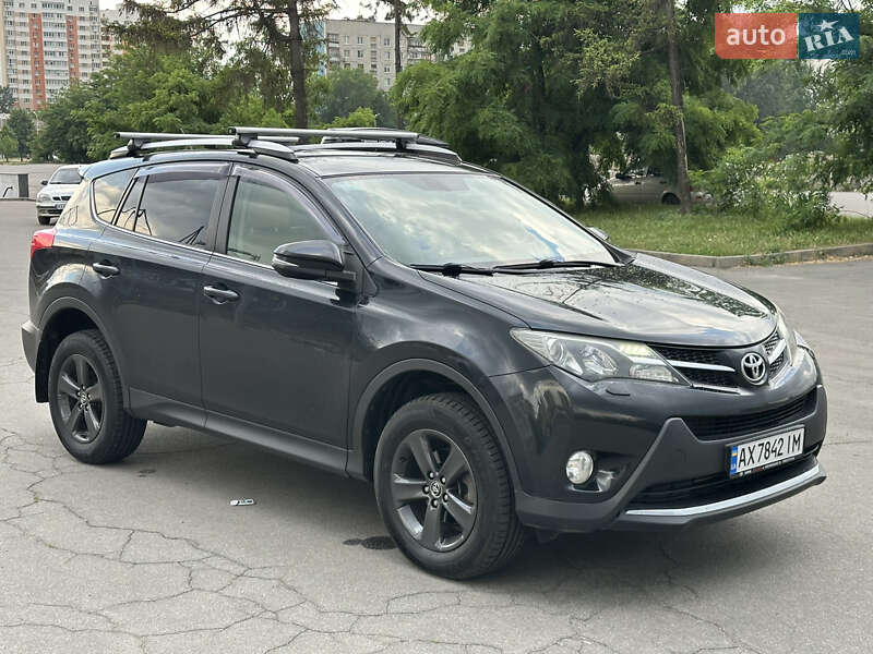 Внедорожник / Кроссовер Toyota RAV4 2015 в Харькове