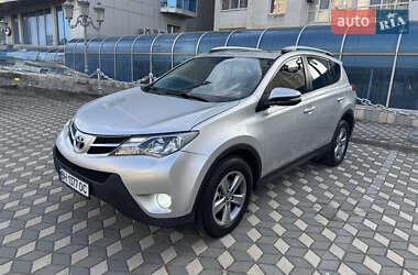 Внедорожник / Кроссовер Toyota RAV4 2015 в Черноморске
