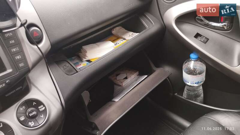 Позашляховик / Кросовер Toyota RAV4 2007 в Житомирі