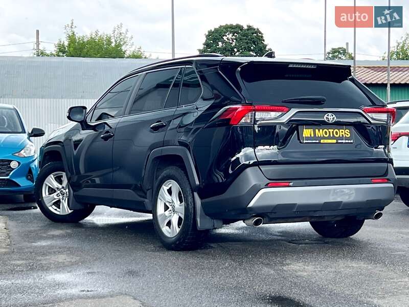 Позашляховик / Кросовер Toyota RAV4 2019 в Києві
