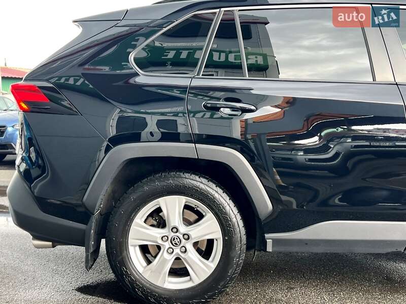 Позашляховик / Кросовер Toyota RAV4 2019 в Києві