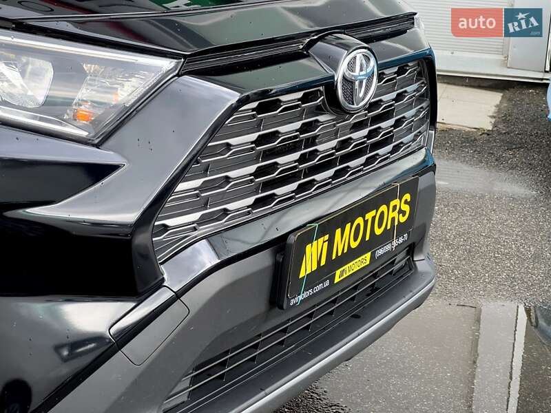 Позашляховик / Кросовер Toyota RAV4 2019 в Києві