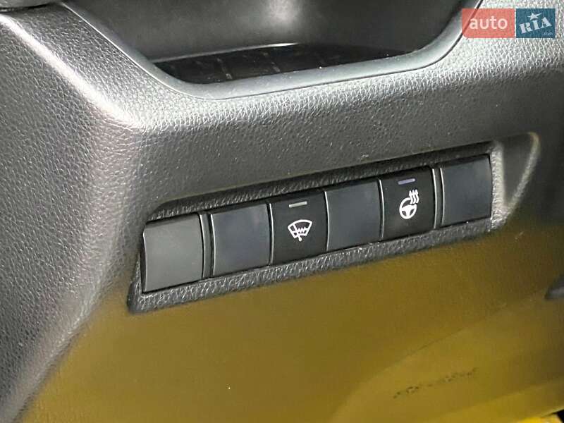Позашляховик / Кросовер Toyota RAV4 2019 в Києві
