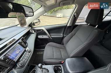 Внедорожник / Кроссовер Toyota RAV4 2018 в 